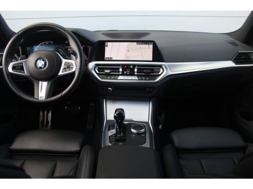 BMW 3 Serie 3-serie Touring 320i Business Ed. M-Sport | Leder | Trekh. | 19" LMV | Climate & Cruise C. | Navi... ActivLease financial lease
