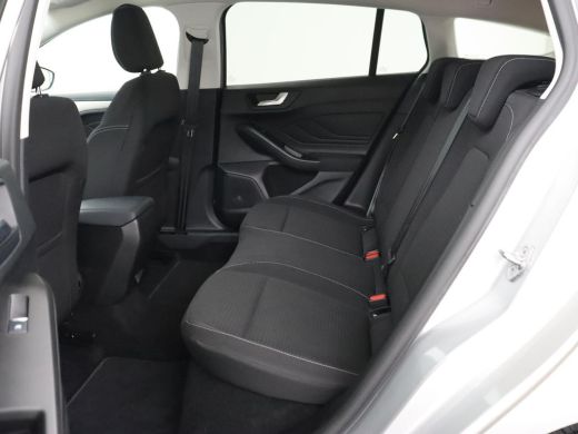 Ford Focus 1.0 EcoBoost Hybrid Titanium | Origineel NL | Carplay | Keyless | Navigatie | Climate control | C... ActivLease financial lease