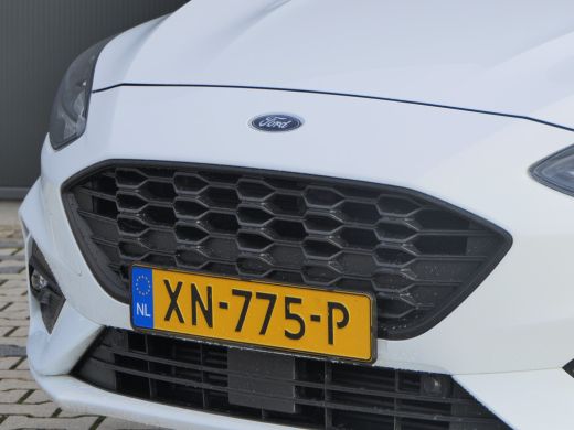 Ford Focus 1.0 EcoBoost ST Line 125pk | Winterpack | 18"LMV | Led Koplampen ActivLease financial lease