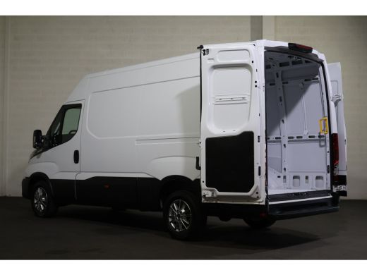 Iveco Daily 35S21 3.0 210pk Hi-Matic Automaat Navigatie Camera ActivLease financial lease