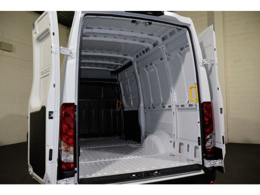 Iveco Daily 35S21 3.0 210pk Hi-Matic Automaat Navigatie Camera ActivLease financial lease