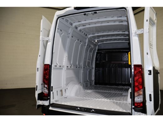 Iveco Daily 35S21 3.0 210pk Hi-Matic Automaat Navigatie Camera ActivLease financial lease