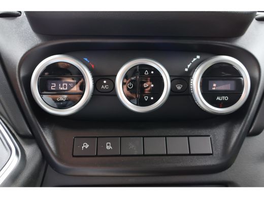 Iveco Daily 35S21 3.0 210pk Hi-Matic Automaat Navigatie Camera ActivLease financial lease