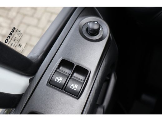 Iveco Daily 35S21 3.0 210pk Hi-Matic Automaat Navigatie Camera ActivLease financial lease