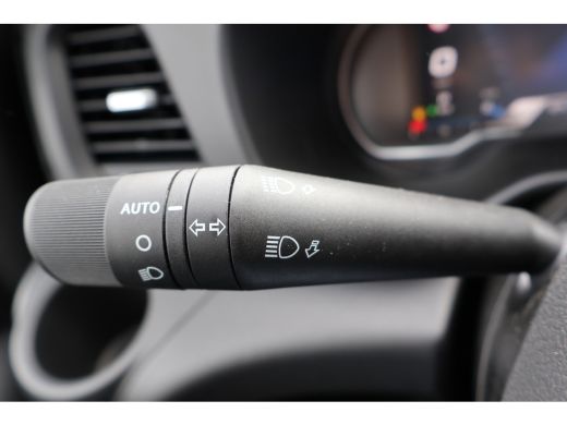 Iveco Daily 35S21 3.0 210pk Hi-Matic Automaat Navigatie Camera ActivLease financial lease