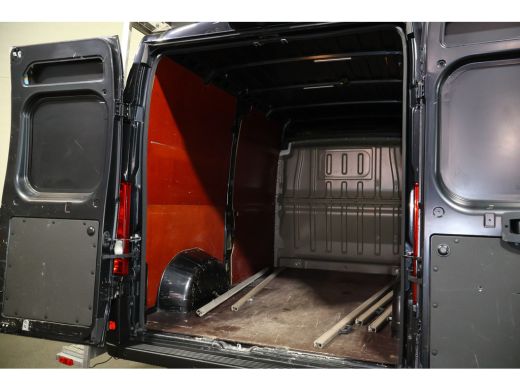 Peugeot Boxer 2.2 BlueHDi 180pk Automaat Glasresteel ActivLease financial lease