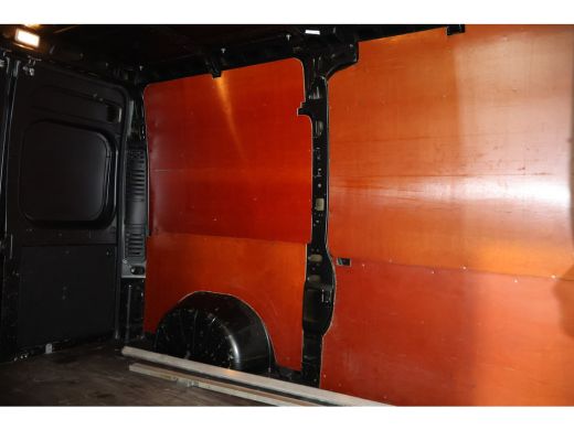 Peugeot Boxer 2.2 BlueHDi 180pk Automaat Glasresteel ActivLease financial lease