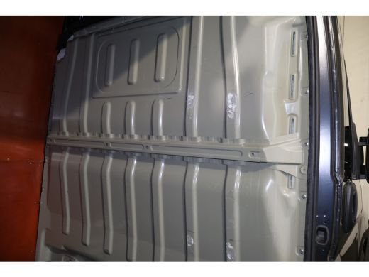 Peugeot Boxer 2.2 BlueHDi 180pk Automaat Glasresteel ActivLease financial lease