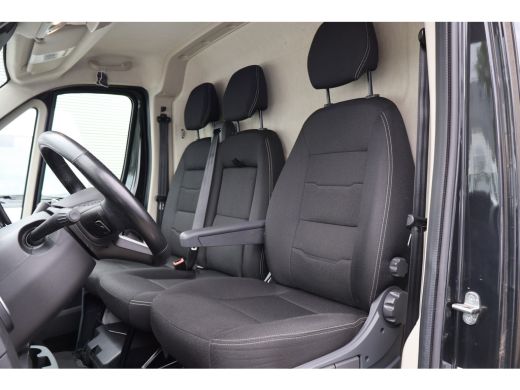 Peugeot Boxer 2.2 BlueHDi 180pk Automaat Glasresteel ActivLease financial lease