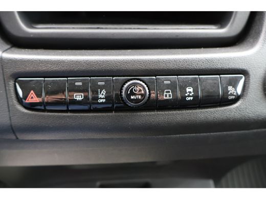 Peugeot Boxer 2.2 BlueHDi 180pk Automaat Glasresteel ActivLease financial lease