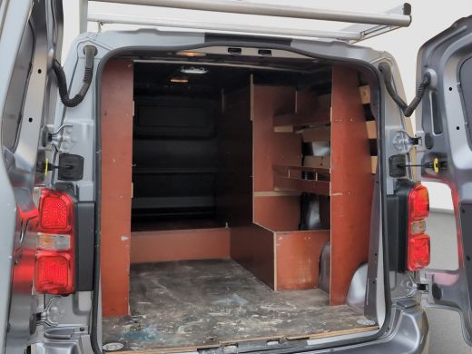 Toyota ProAce 2.0 D-4D Black Line | Imperiaal | Camera | Cruise Control | Navi | Bluetooth | ActivLease financial lease