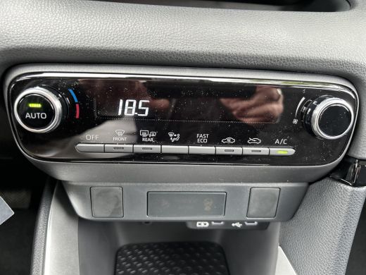 Toyota Yaris 1.5 Hybrid 115 Comfort ActivLease financial lease