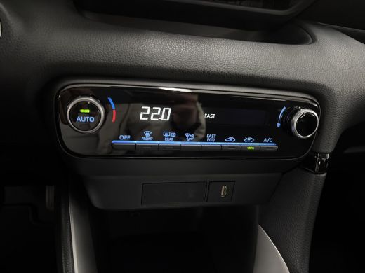 Toyota Yaris 1.5 Hybrid Dynamic ActivLease financial lease