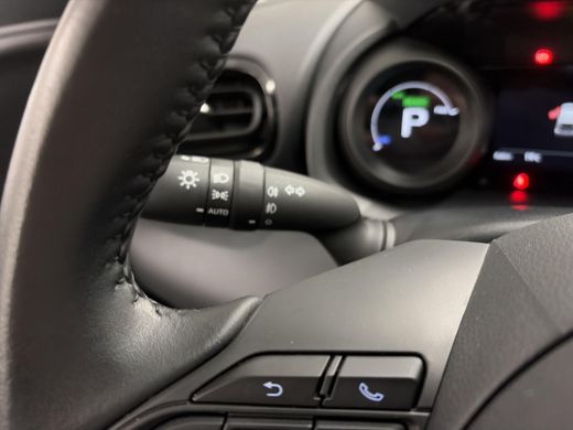 Toyota Yaris 1.5 Hybrid Dynamic ActivLease financial lease