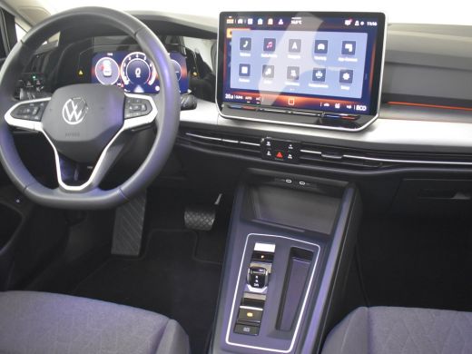 Volkswagen Golf 1.5 eHybrid Life Edition 204Pk DSG/AUTO | Glazen panorama-dak | Achteruitrijcamera | Cruise contr... ActivLease financial lease