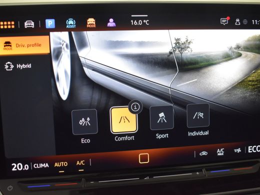 Volkswagen Golf 1.5 eHybrid Life Edition 204Pk DSG/AUTO | Glazen panorama-dak | Achteruitrijcamera | Cruise contr... ActivLease financial lease