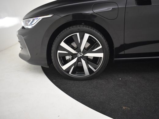 Volkswagen Golf 1.5 eHybrid Life Edition 204Pk DSG/AUTO | Glazen panorama-dak | Achteruitrijcamera | Cruise contr... ActivLease financial lease