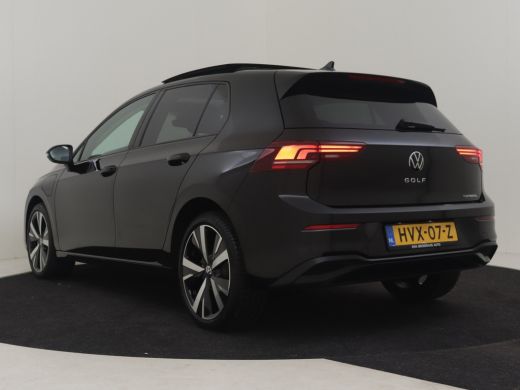 Volkswagen Golf 1.5 eHybrid Life Edition 204Pk DSG/AUTO | Glazen panorama-dak | Achteruitrijcamera | Cruise contr... ActivLease financial lease