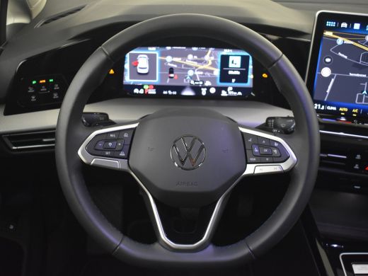 Volkswagen Golf 1.5 eHybrid Style Edition 204PK DSG/AUTO | Verlichte Gril l Elektr. Stoelen met geheugen l Camera... ActivLease financial lease