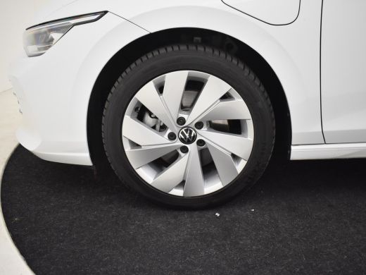 Volkswagen Golf 1.5 eHybrid Style Edition 204PK DSG/AUTO | Verlichte Gril l Elektr. Stoelen met geheugen l Camera... ActivLease financial lease