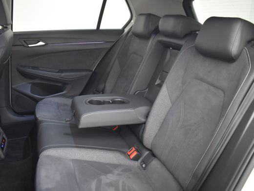 Volkswagen Golf 1.5 eHybrid Style Edition 204PK DSG/AUTO | Verlichte Gril l Elektr. Stoelen met geheugen l Camera... ActivLease financial lease