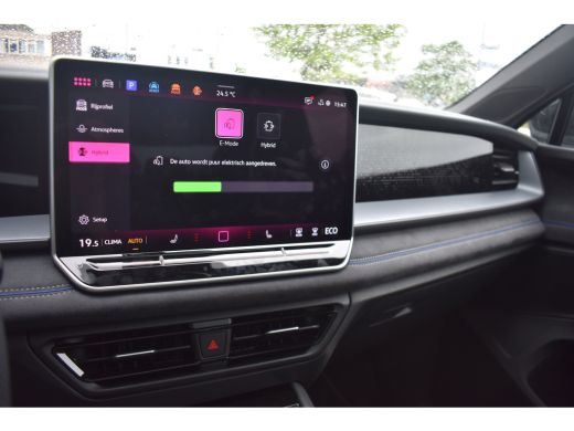 Volkswagen Tayron 1.5 eHybrid 204PK DSG-6 R-Line Edition | TREKHAAK | 20 INCH | BLACK STYLE | DESIGN + COMFORT + AS... ActivLease financial lease