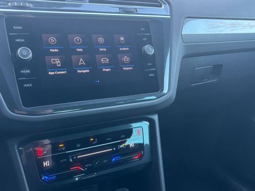 Volkswagen Tiguan 1.5 TSI Life Business | Parkeer Camera | Stuur Verwarming | Adaptive Cruise ActivLease financial lease