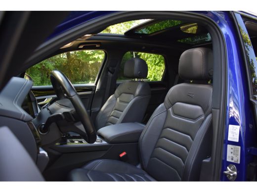 Volkswagen Touareg 3.0 TSI eHybrid 462PK 4MOTION R | TREKHAAK | PANORAMADAK | STOELVERW. | 360 CAMERA | NAVIGATIE | ... ActivLease financial lease