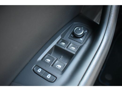Volkswagen Touareg 3.0 TSI eHybrid 462PK 4MOTION R | TREKHAAK | PANORAMADAK | STOELVERW. | 360 CAMERA | NAVIGATIE | ... ActivLease financial lease