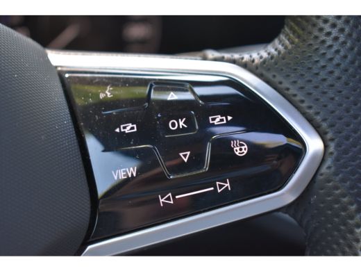 Volkswagen Touareg 3.0 TSI eHybrid 462PK 4MOTION R | TREKHAAK | PANORAMADAK | STOELVERW. | 360 CAMERA | NAVIGATIE | ... ActivLease financial lease