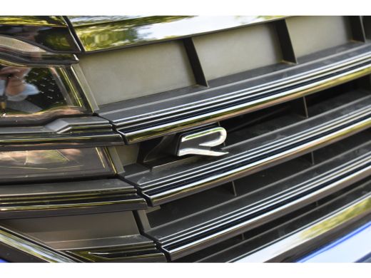 Volkswagen Touareg 3.0 TSI eHybrid 462PK 4MOTION R | TREKHAAK | PANORAMADAK | STOELVERW. | 360 CAMERA | NAVIGATIE | ... ActivLease financial lease