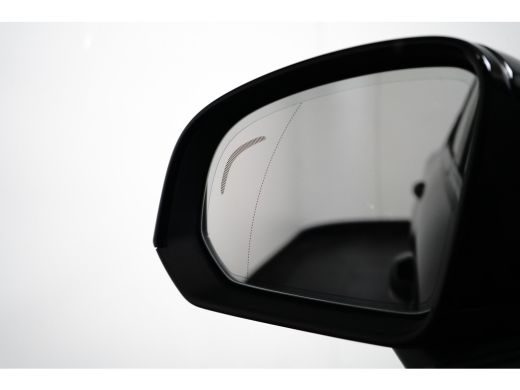 Volvo  C40 Recharge Twin Plus 82 kWh | SOH 95% | Pano | Camera | Adaptieve CC | BLIS | Keyless | All-seasons | ActivLease financial lease