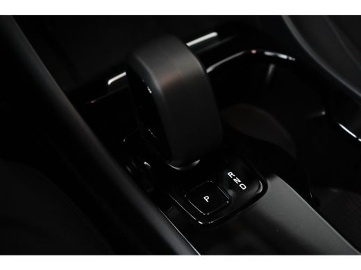 Volvo  C40 Recharge Twin Plus 82 kWh | SOH 95% | Pano | Camera | Adaptieve CC | BLIS | Keyless | All-seasons | ActivLease financial lease