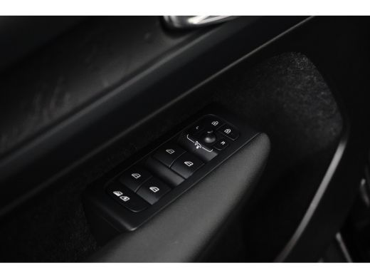 Volvo  C40 Recharge Twin Plus 82 kWh | SOH 95% | Pano | Camera | Adaptieve CC | BLIS | Keyless | All-seasons | ActivLease financial lease