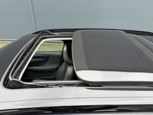 Volvo  XC40 1.5 T4 Plug-in hybrid Ultimate Dark (Elektrisch Schuifdak - Trekhaak - Harman/Kardon - Leder incl... ActivLease financial lease