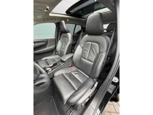 Volvo  XC40 1.5 T4 Plug-in hybrid Ultimate Dark (Elektrisch Schuifdak - Trekhaak - Harman/Kardon - Leder incl... ActivLease financial lease