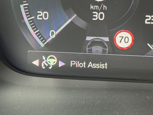 Volvo  XC40 1.5 T4 Plug-in hybrid Ultimate Dark (Elektrisch Schuifdak - Trekhaak - Harman/Kardon - Leder incl... ActivLease financial lease