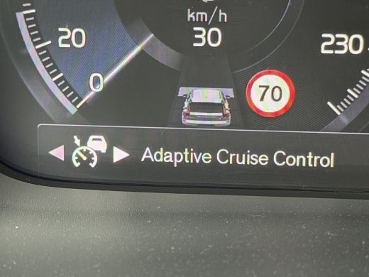 Volvo  XC40 1.5 T4 Plug-in hybrid Ultimate Dark (Elektrisch Schuifdak - Trekhaak - Harman/Kardon - Leder incl... ActivLease financial lease