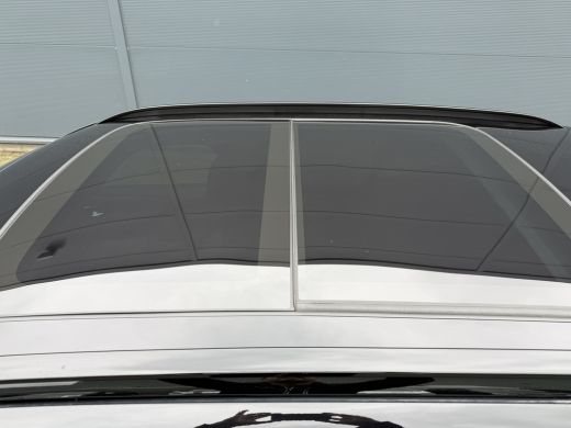 Volvo  XC40 1.5 T4 Plug-in hybrid Ultimate Dark (Elektrisch Schuifdak - Trekhaak - Harman/Kardon - Leder incl... ActivLease financial lease