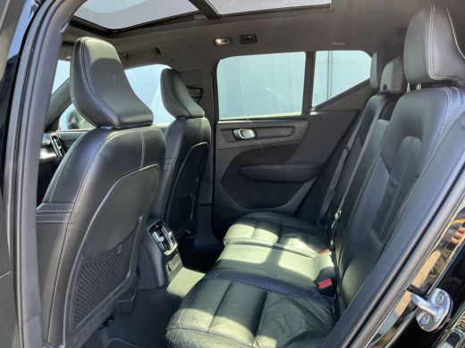 Volvo  XC40 1.5 T4 Recharge R-Design Pano Leer H/K Camera Stoel/Stuurverw Led Carplay BOMVOL! ActivLease financial lease