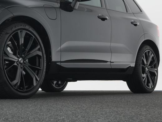 Volvo  XC60 T6 AWD Plus Black Edition | Luchtvering | Head-Up | 360&deg; Camera | Harman/Kardon | Panoramadak | 21" ActivLease financial lease