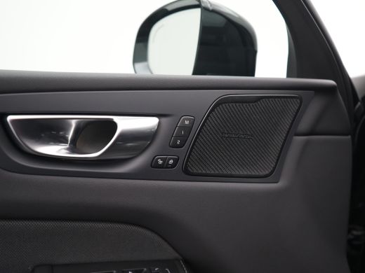 Volvo  XC60 T6 AWD Plus Black Edition | Luchtvering | Head-Up | 360&deg; Camera | Harman/Kardon | Panoramadak | 21" ActivLease financial lease