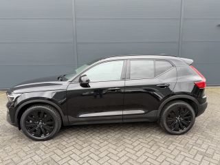 Volvo  XC40 1.5 T4 Plug-in hybrid Ultimate Dark (Elektrisch Schuifdak - Trekhaak - Harman/Kardon - Leder incl...