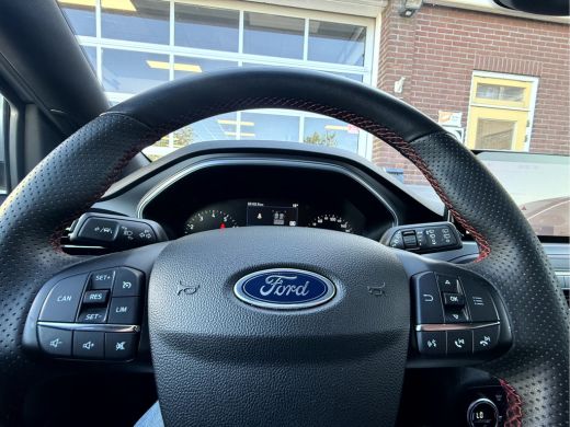 Ford Focus 1.0 EcoBoost Hybrid ST Line X Winterpakket, Camera, 17''Lmv ActivLease financial lease