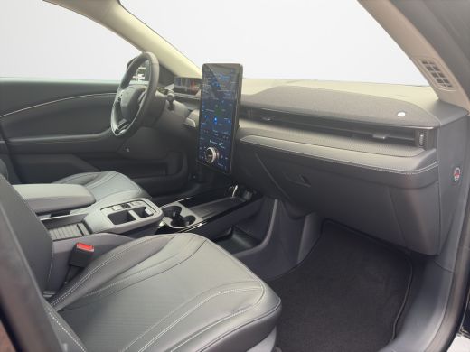 Ford Mustang Mach-E Mach-E Standard RWD 75 kWh | Technology Pack + | Pano | Options 2,99% | direct leverbaar ! | Warm... ActivLease financial lease