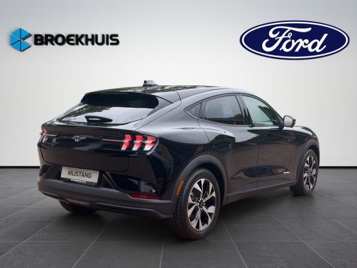 Ford Mustang Mach-E Mach-E Standard RWD 75 kWh | Technology Pack + | Pano | Options 2,99% | direct leverbaar ! | Warm... ActivLease financial lease