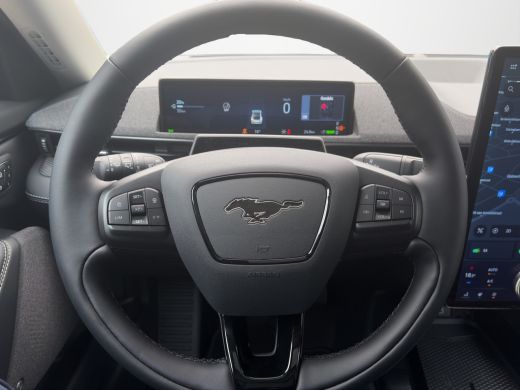 Ford Mustang Mach-E Mach-E Standard RWD 75 kWh | Technology Pack + | Pano | Options 2,99% | direct leverbaar ! | Warm... ActivLease financial lease