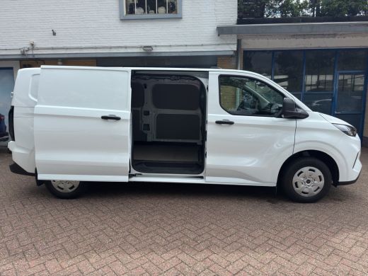 Ford Transit Custom 300 2.0 TDCI L2H1 Trend 110pk | Camera | Keyless | Climate control | ActivLease financial lease