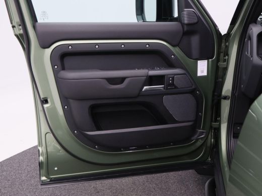 Land Rover Defender 110 2.0 P400e 110 Urban Widetrack | 360&deg; Camera | Meridian Audio | Stoelverwarming | Panoramadak ... ActivLease financial lease