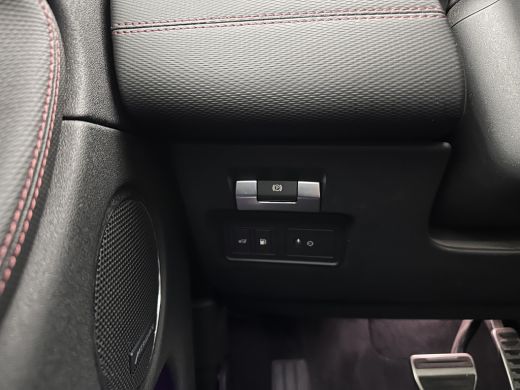 Land Rover Discovery Sport P300e 1.5 R-Dynamic HSE (Plug-in) (INCL-BTW) *PANO | LEATHER | FULL-LED | CAMERA | MERIDIAN-AUDIO... ActivLease financial lease
